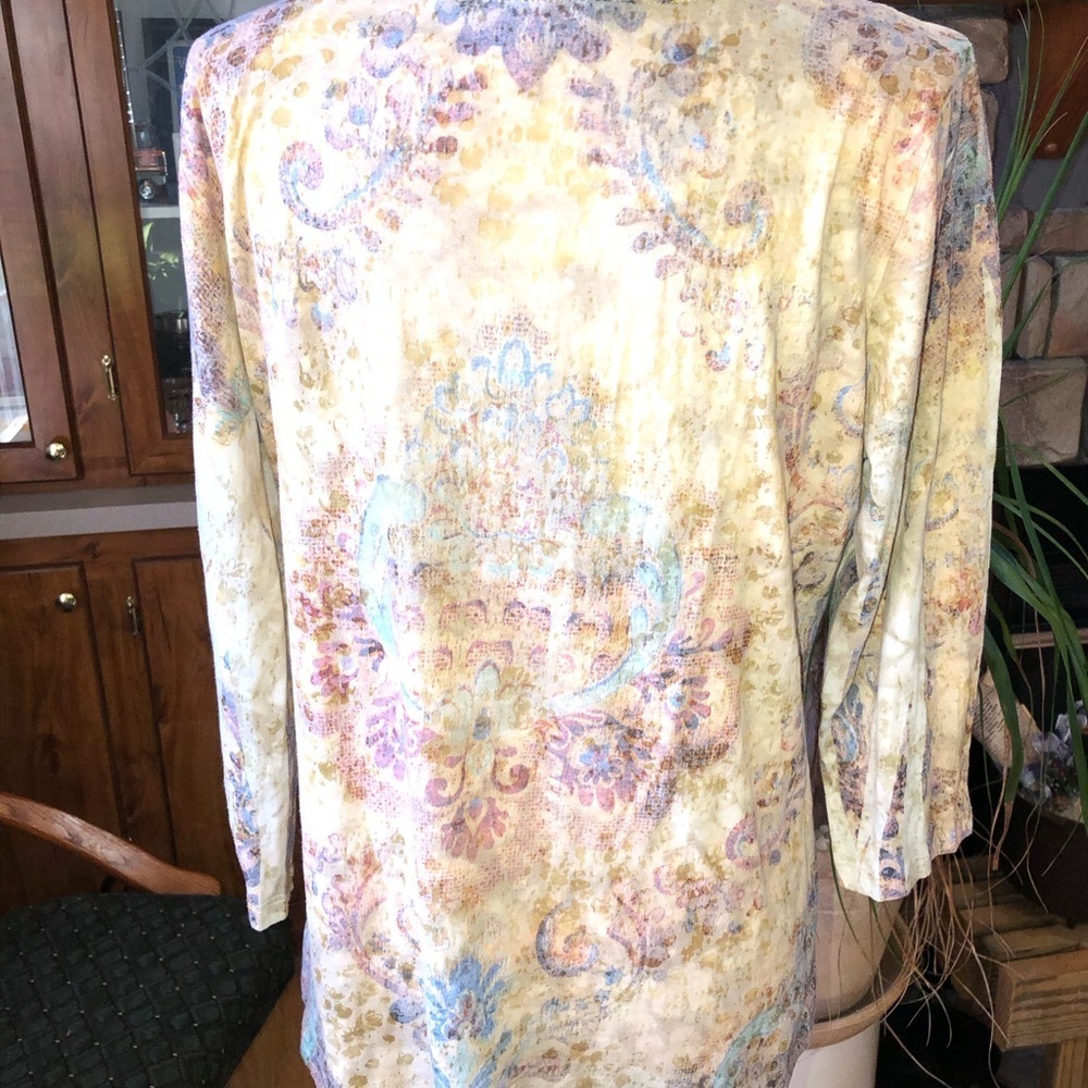 DRESS BARN SIZE XLARGE MULTICOLORED 3/4 SLEEVE PAISLEY TOP WITH SHINE. - Picture 3 of 3